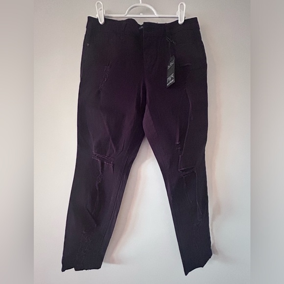 Silver Crush Denim - SILVER CRUSH • Ripped Purple Straight Leg Pants • 7/8 •